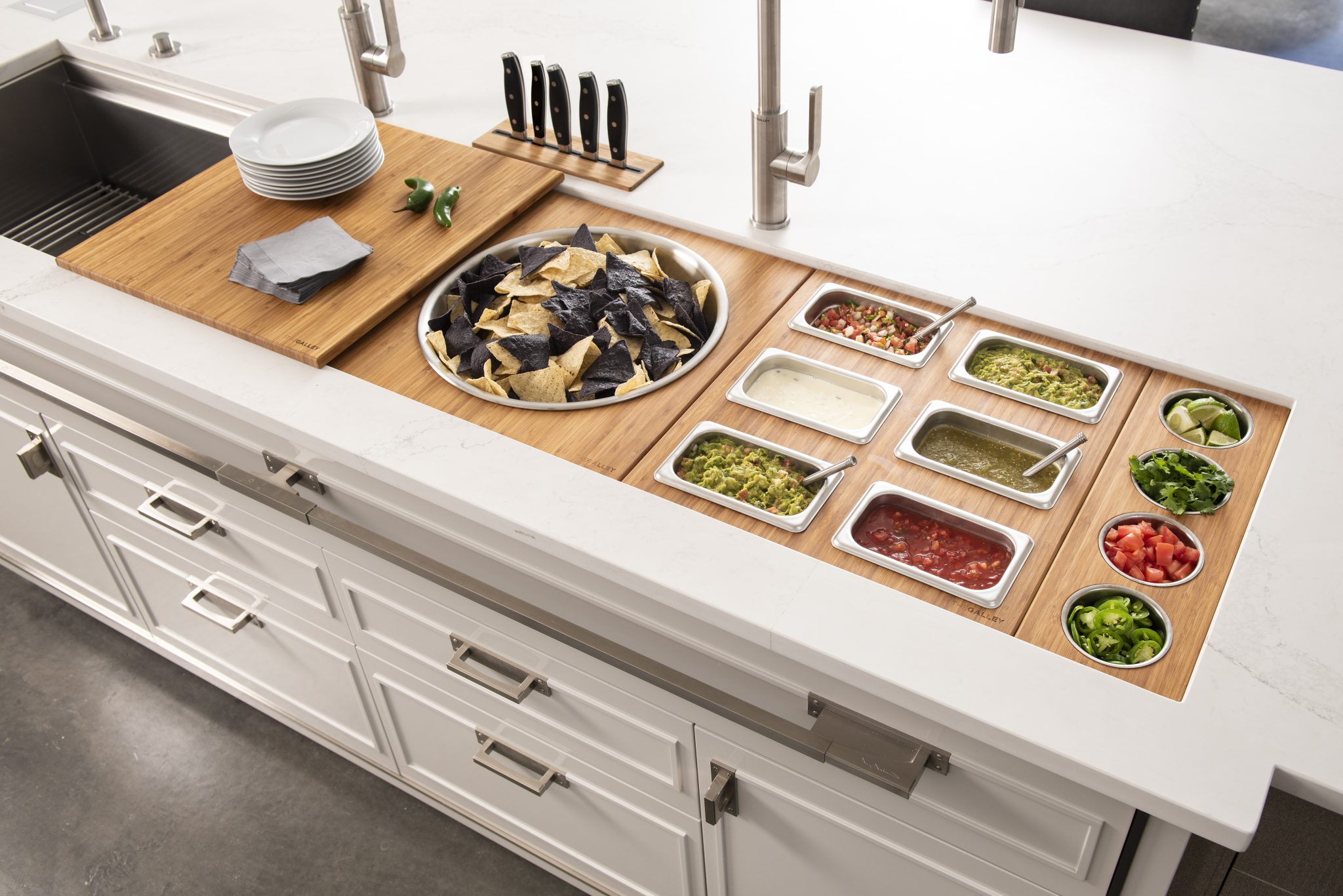 The Galley - IWS 7S with Entertain Kit + 24 Upper Deck Section in Natural Golden Bamboo